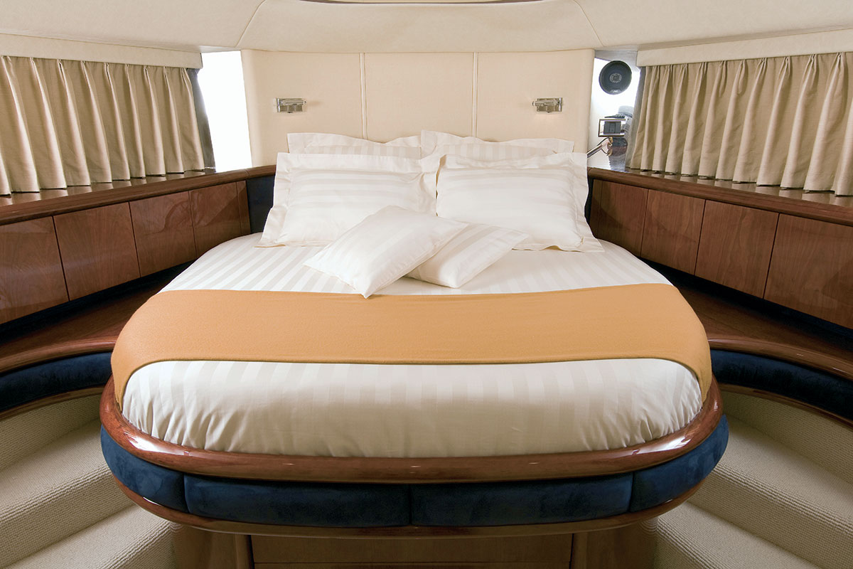 Custom boat bed linen sheets and covers Babord Victoria Yachting