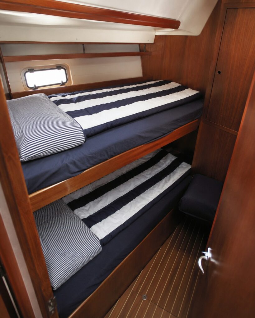 Newport / Cape Cod boat sleeping bag, on bunk beds